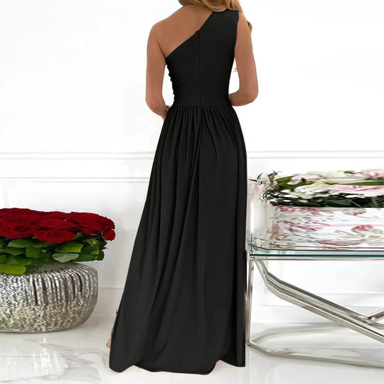 Velavie - One Shoulder Jurk Met Hoge Split En Luxe Look